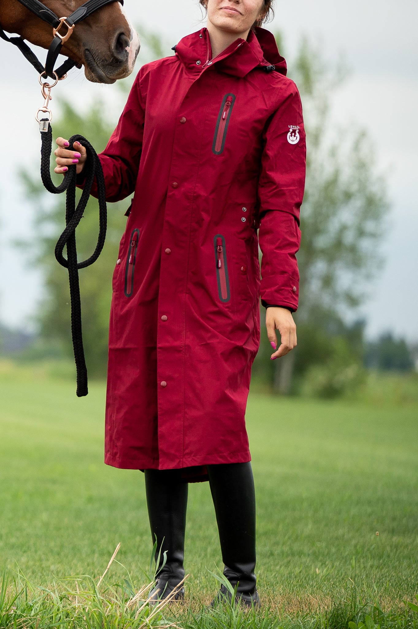 manteau de pluie rouge