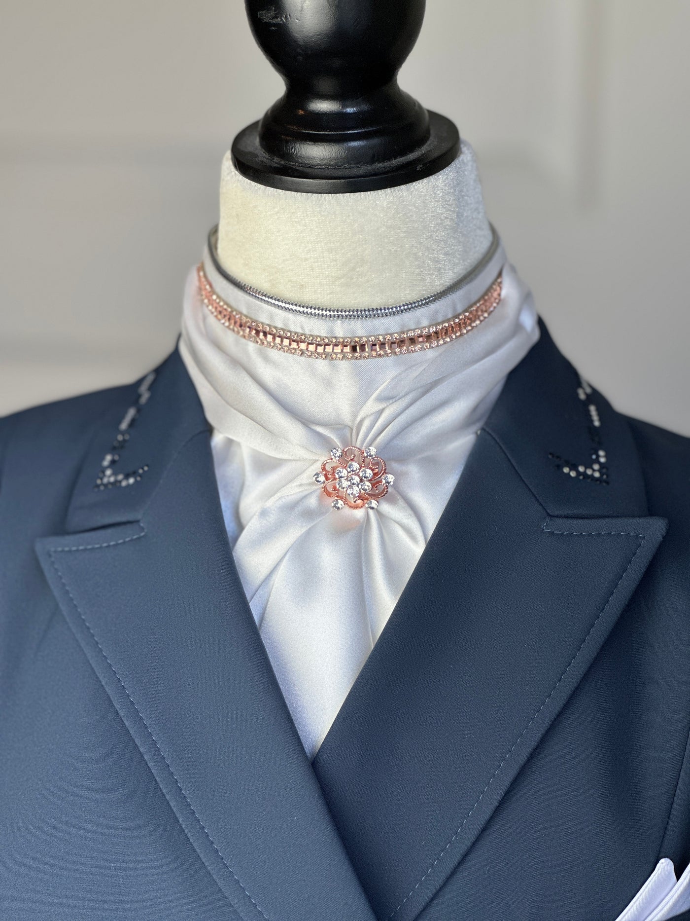 Stock tie - neck Rose gold