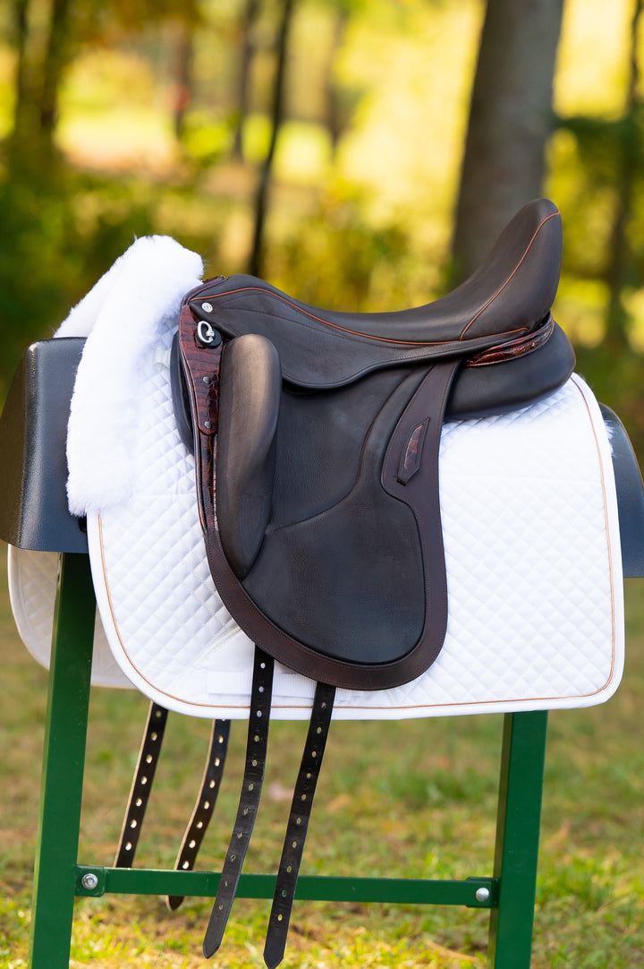 White Limited sheepskin pad - Leveza